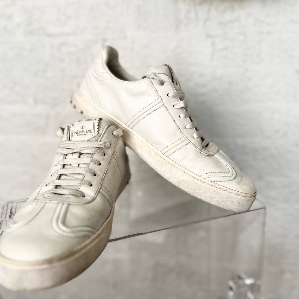 Valentino Garvani rockstad Men's White Sneakers SZ 9.5US Italy